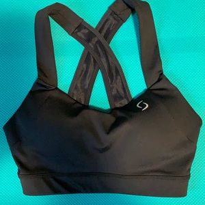 Euc brooks sports bra